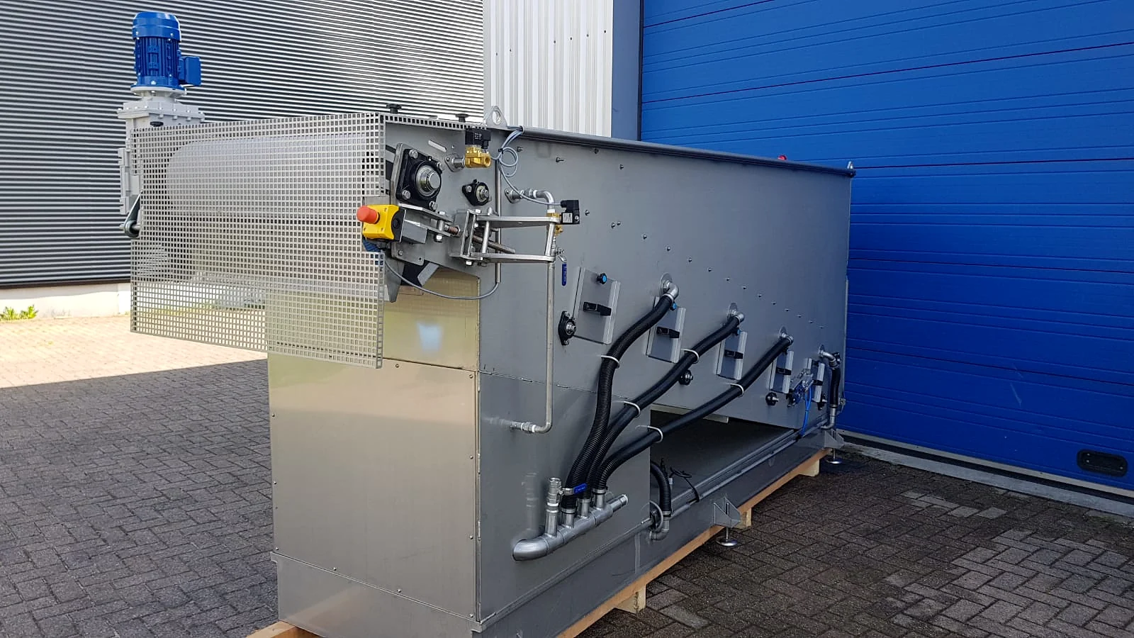 Zijaanzicht van het RVS-eindloos / vacuüm bandfilter van Holland Filter